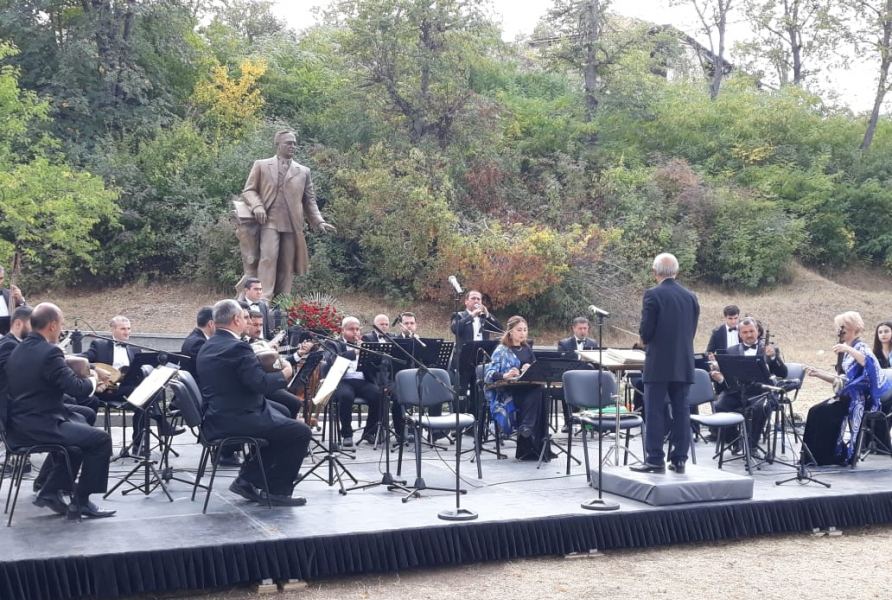Şuşada Üzeyir Hacıbəyli Beynəlxalq Musiqi Festivalının konserti keçirilir (FOTO) - Gallery Image