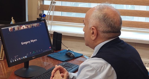 Fuad Hüseynov Qreqori Mayers ilə videoformatda görüşdü- FOTO